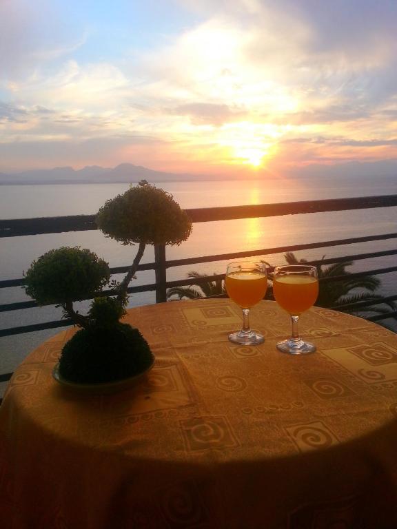 Aegli Hotel Loutráki Buitenkant foto